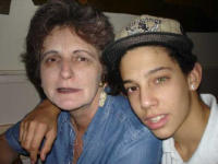 Amin mit Mutter, tolle Kontaktlinse!!!/Amin with his Mom, great contact-lenses!!!