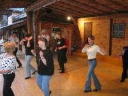 Freitag: Tanz auf der Bühne im Fort von Aschau/Zillertal / Friday: dance on the stage at the Fort of Aschau at the Zillertal (Zillervalley)