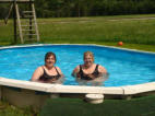 der hauseigene Swimming Pool mit Sabine und Sylvia! / our own swimming pool filled with Sabine and Sylvia!